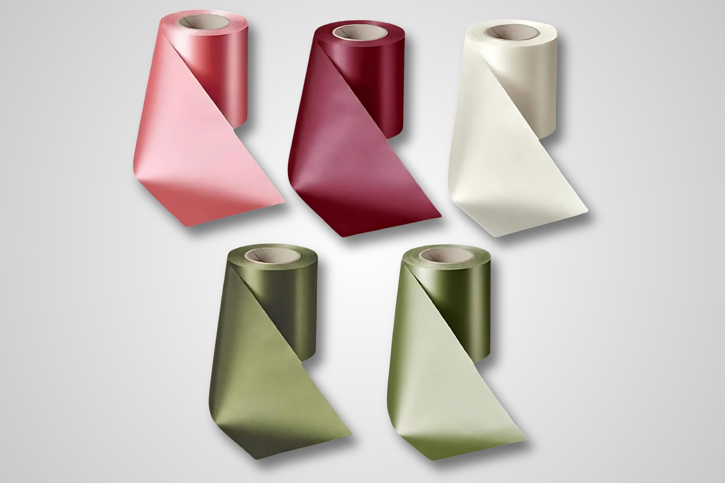 Fotografia EKO saténovej stuhy na kyticu s potlačou od JM Band®. Stuhu v slonovinovej farbe si môžete zakúpiť tu.