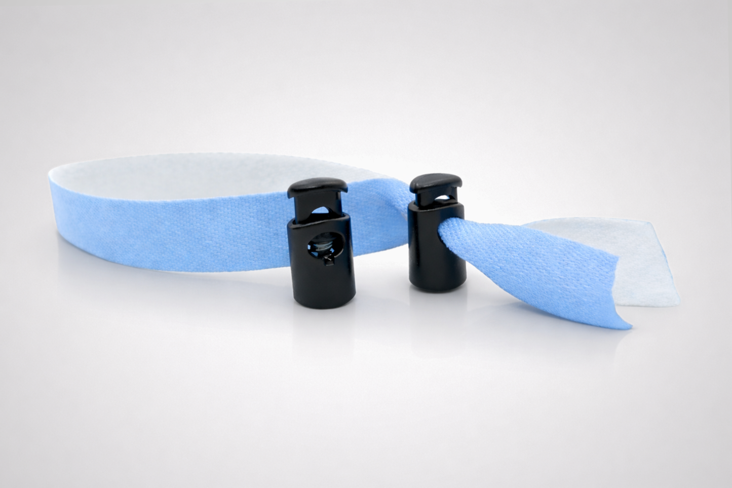 Zatváranie festivalového náramku