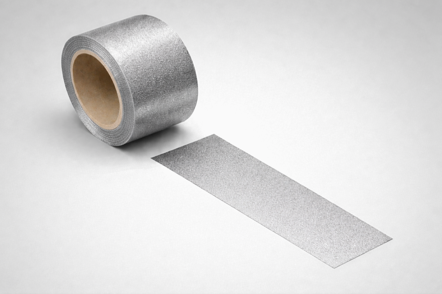 Široká metalická strieborná darčeková stuha od JM Band®.