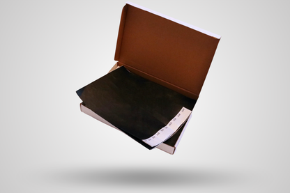 Fotografia balenia 1000 papierových náramkov – obyčajný materiál od JM Band®. Kúpte si papierové náramky v čiernej farbe tu.